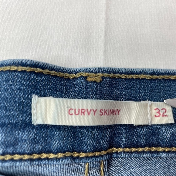 Levi’s Curvy Skinny Distressed Jeans Medium Wash Size 32 - Picture 4 of 11